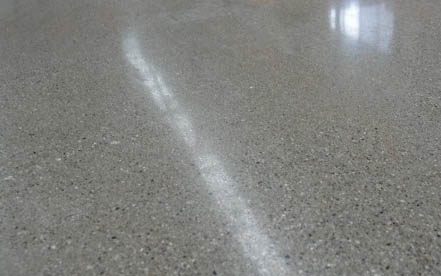 金剛砂超耐磨地坪為什么越來(lái)越多的工廠會(huì)采用？